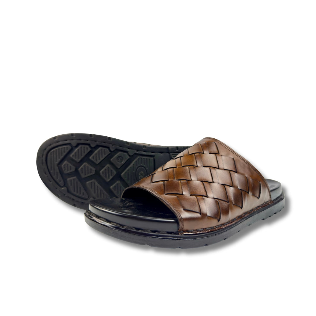 STRAP BROWN LEATHER SLIPPER