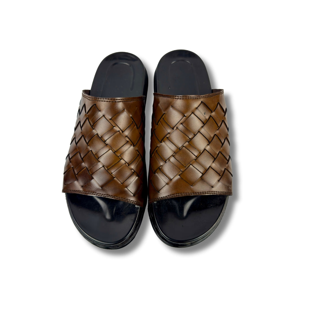 STRAP BROWN LEATHER SLIPPER