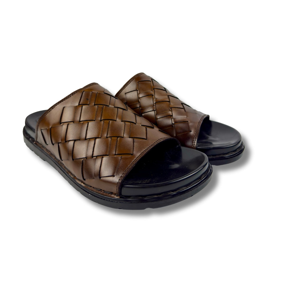 STRAP BROWN LEATHER SLIPPER