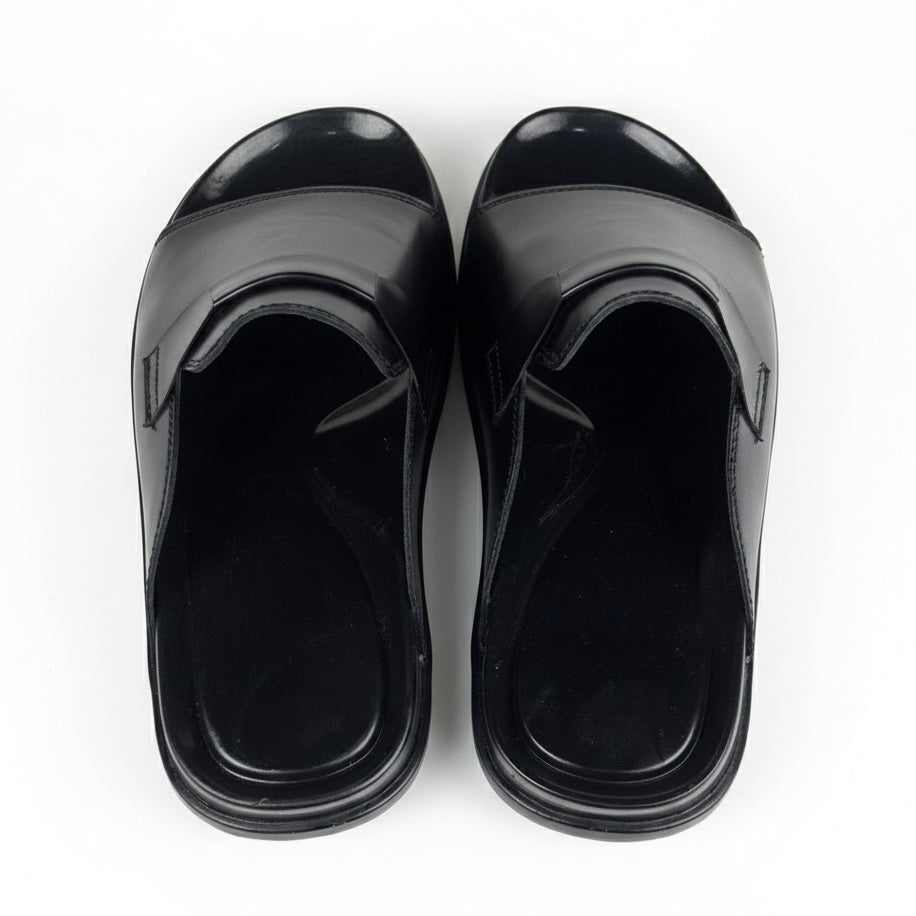 BLACK STRAP SLIPPER