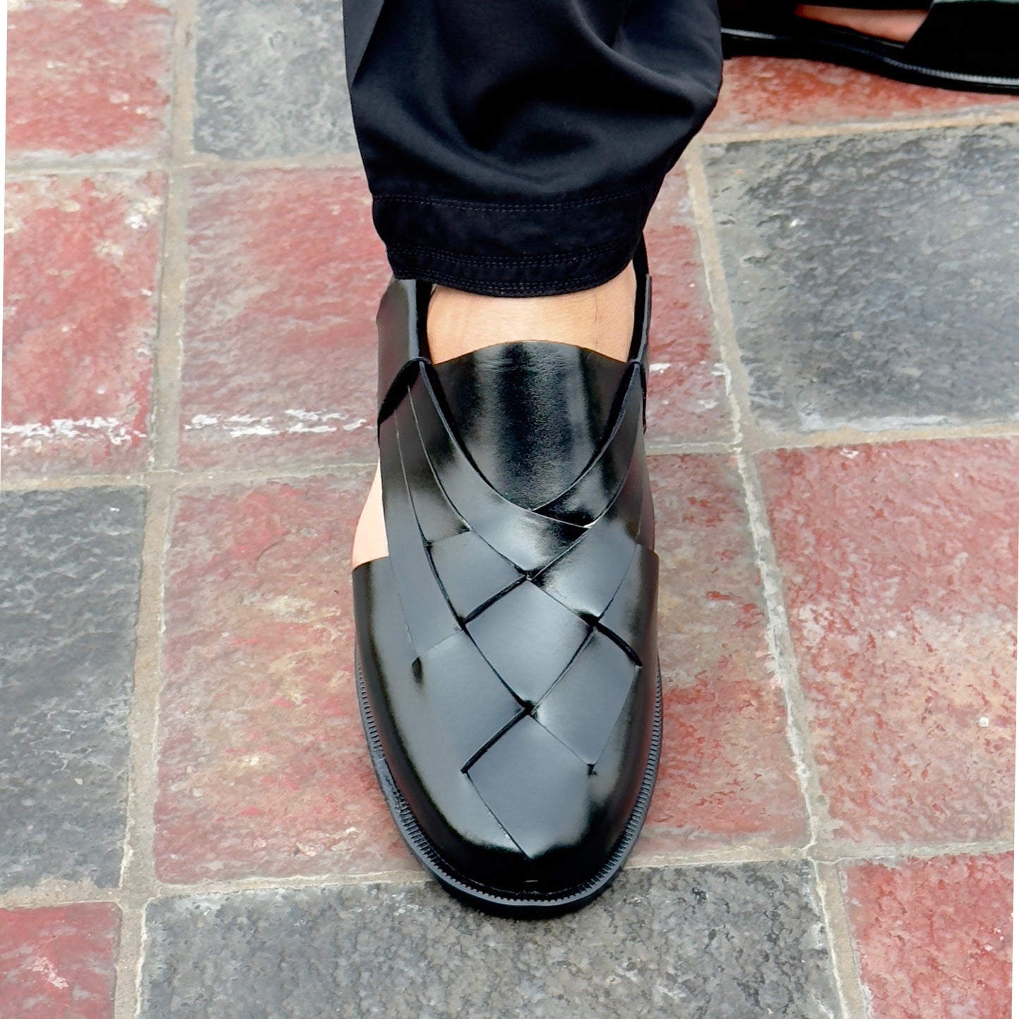 BLACK STRAP LEATHER PESHAWRI SANDAL