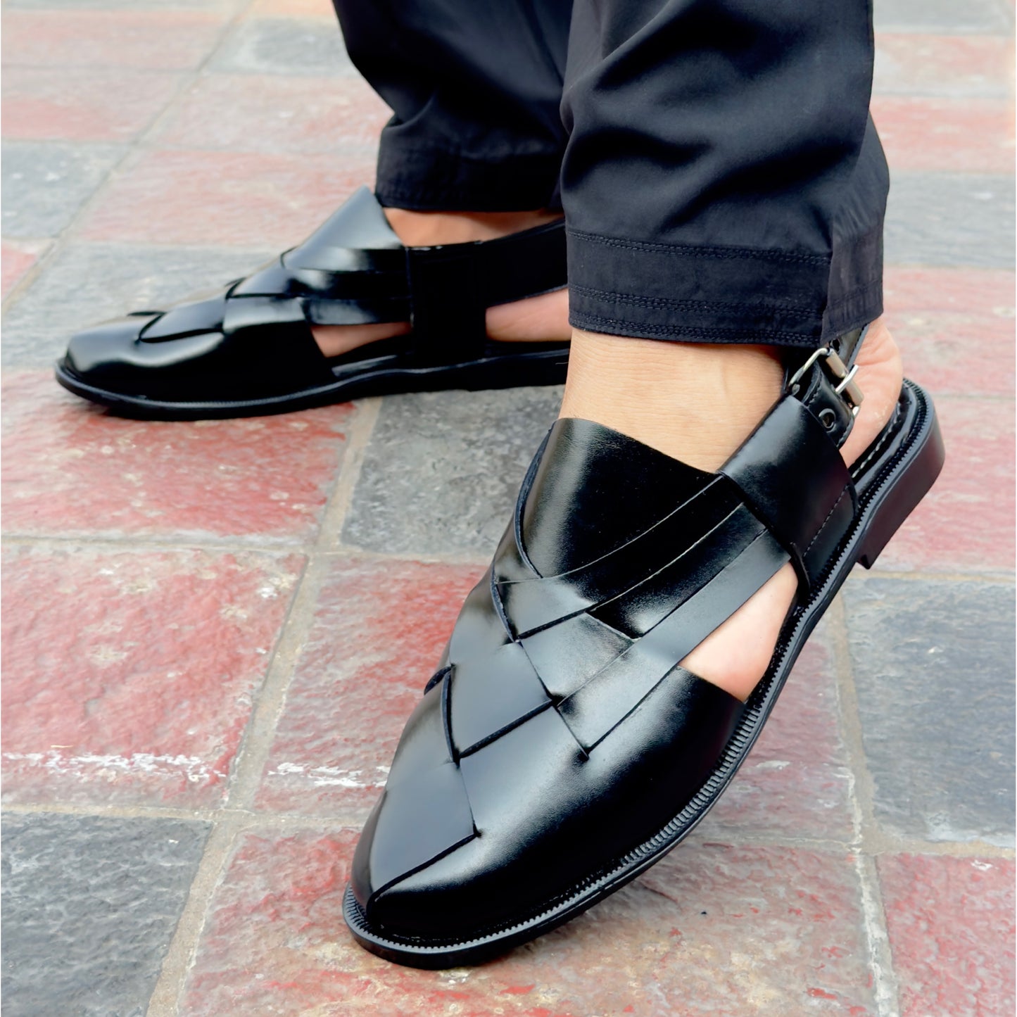 KOHE SIYAH STRAP PESHAWRI