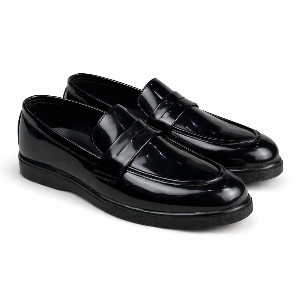 BLACK PATENT MEDICATED CASUAL