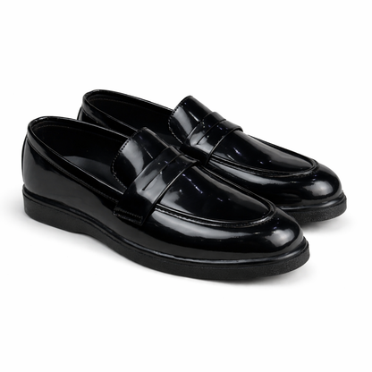 BLACK PATENT MEDICATED CASUAL