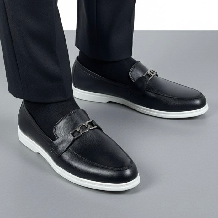 BLACK LEATHER MEDICATED CASUAL