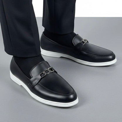 BLACK LEATHER MEDICATED CASUAL