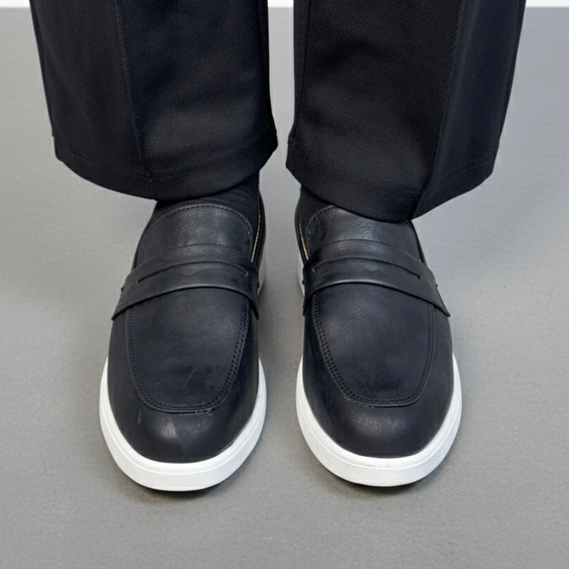 BLACK MEDICATED LOAFER