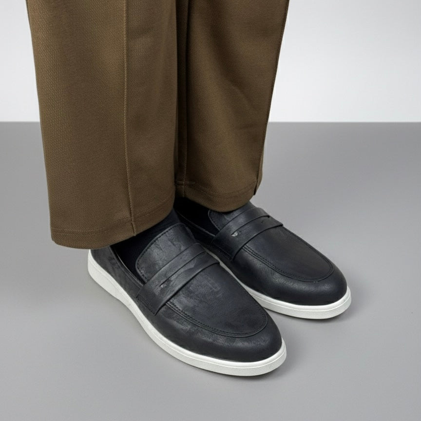 BLACK MEDICATED LOAFER