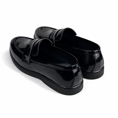 BLACK PATENT MEDICATED CASUAL