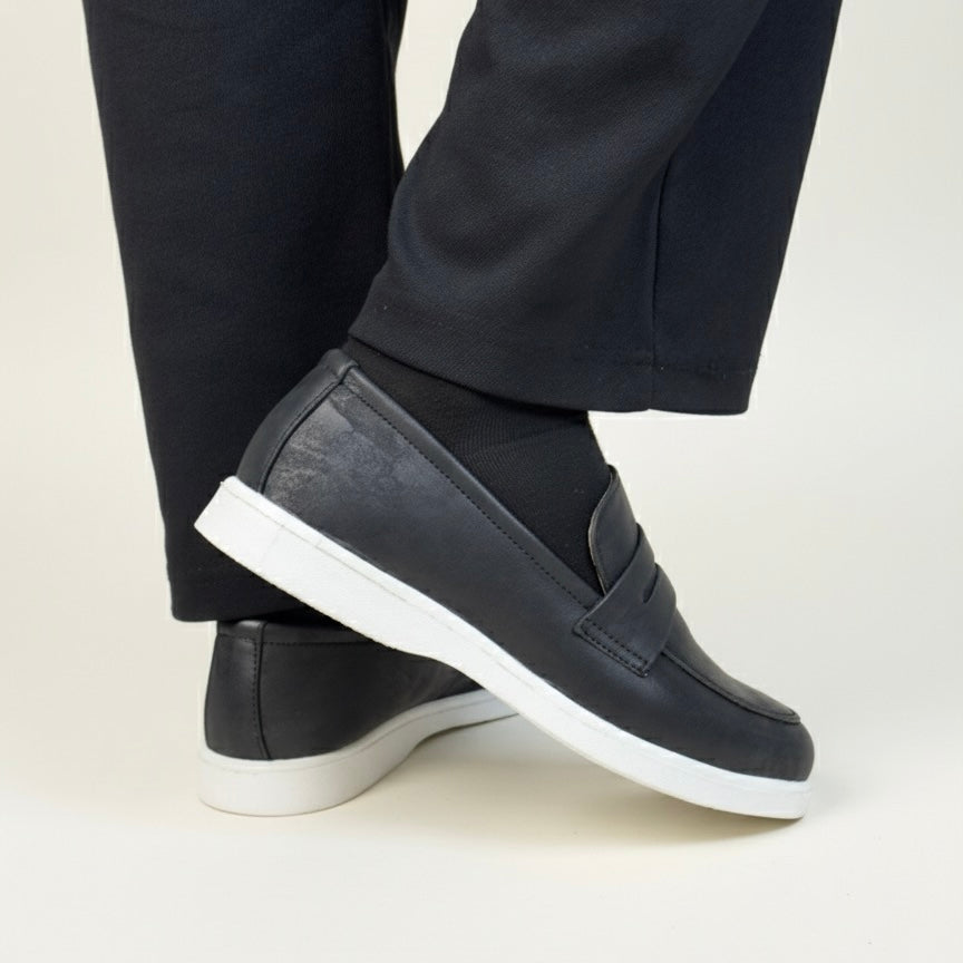 BLACK MEDICATED LOAFER