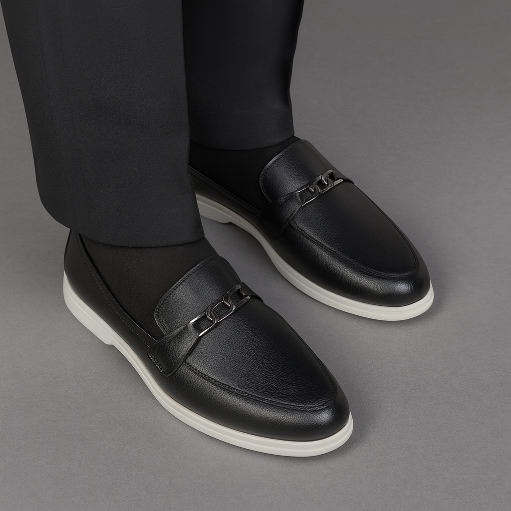 BLACK LEATHER MEDICATED CASUAL